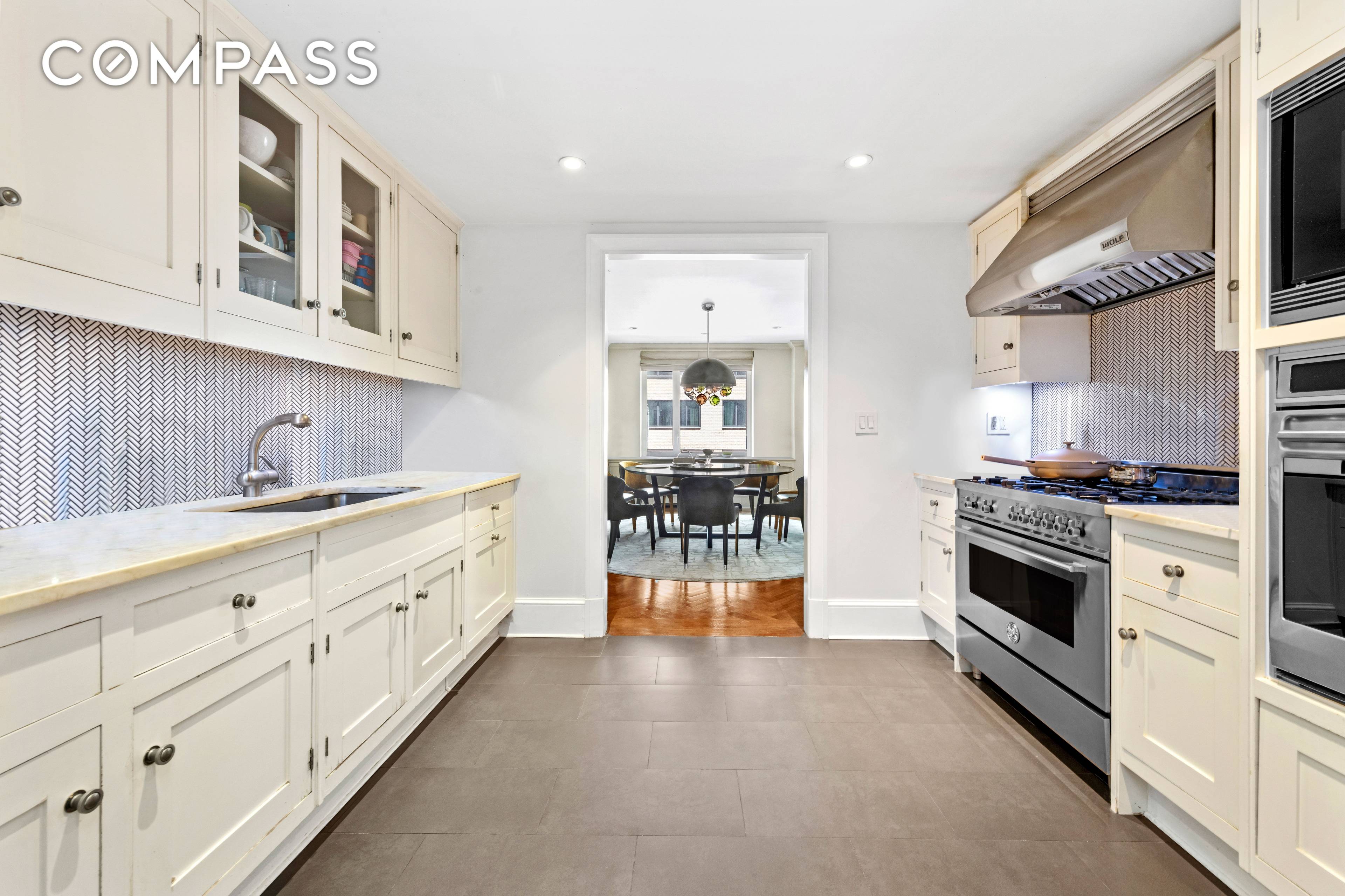 530 Park Avenue, Residence 3F A Rare Offering for Rent Within the storied walls of 530 Park Avenue, Residence 3F is an expansive sanctuary, a place where the city s ...