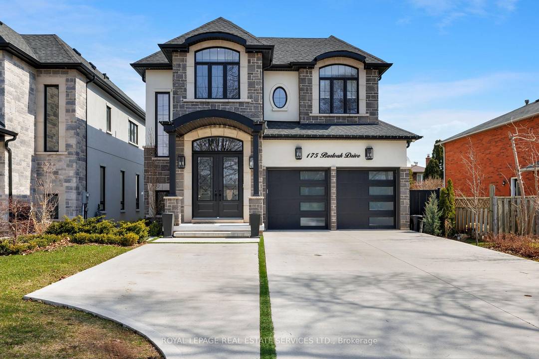 Welcome to this upscale Southwest Oakville home offering an exceptional lakeside lifestyle, steps from nature amp ; a short drive to conveniences amp ; highways.