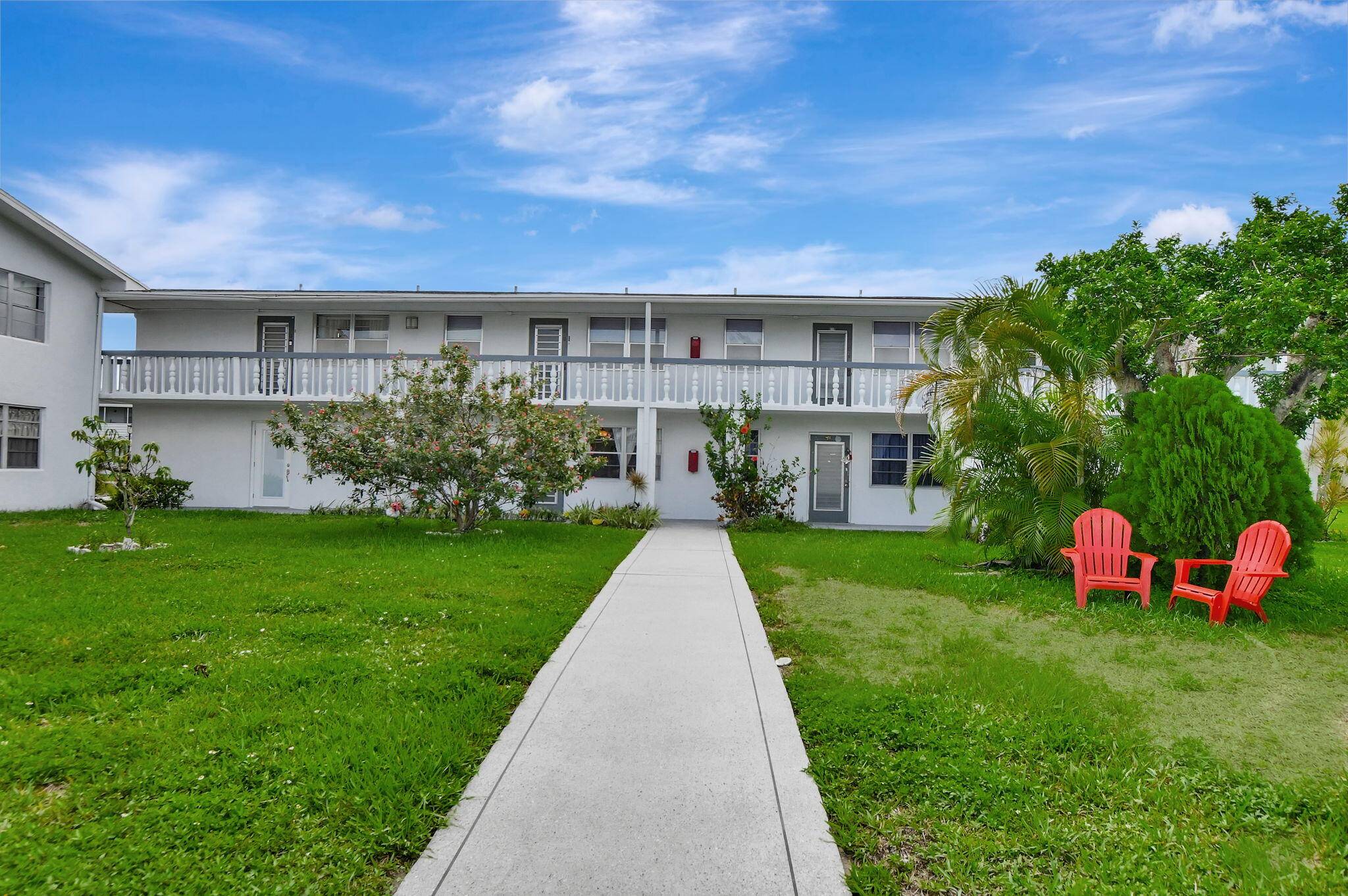 Step into a lovely 1st floor garden apartment featuring 2 Bed 1.