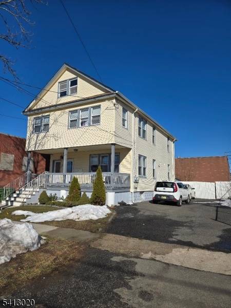 what a fantastic house featuring 2 bedrooms on first floor, bathroom, living room, dining room, kitchen, 2nd floor featuring 4 bedrooms, bathroom, living room, dining room, kitchen, recreation bonus finished ...