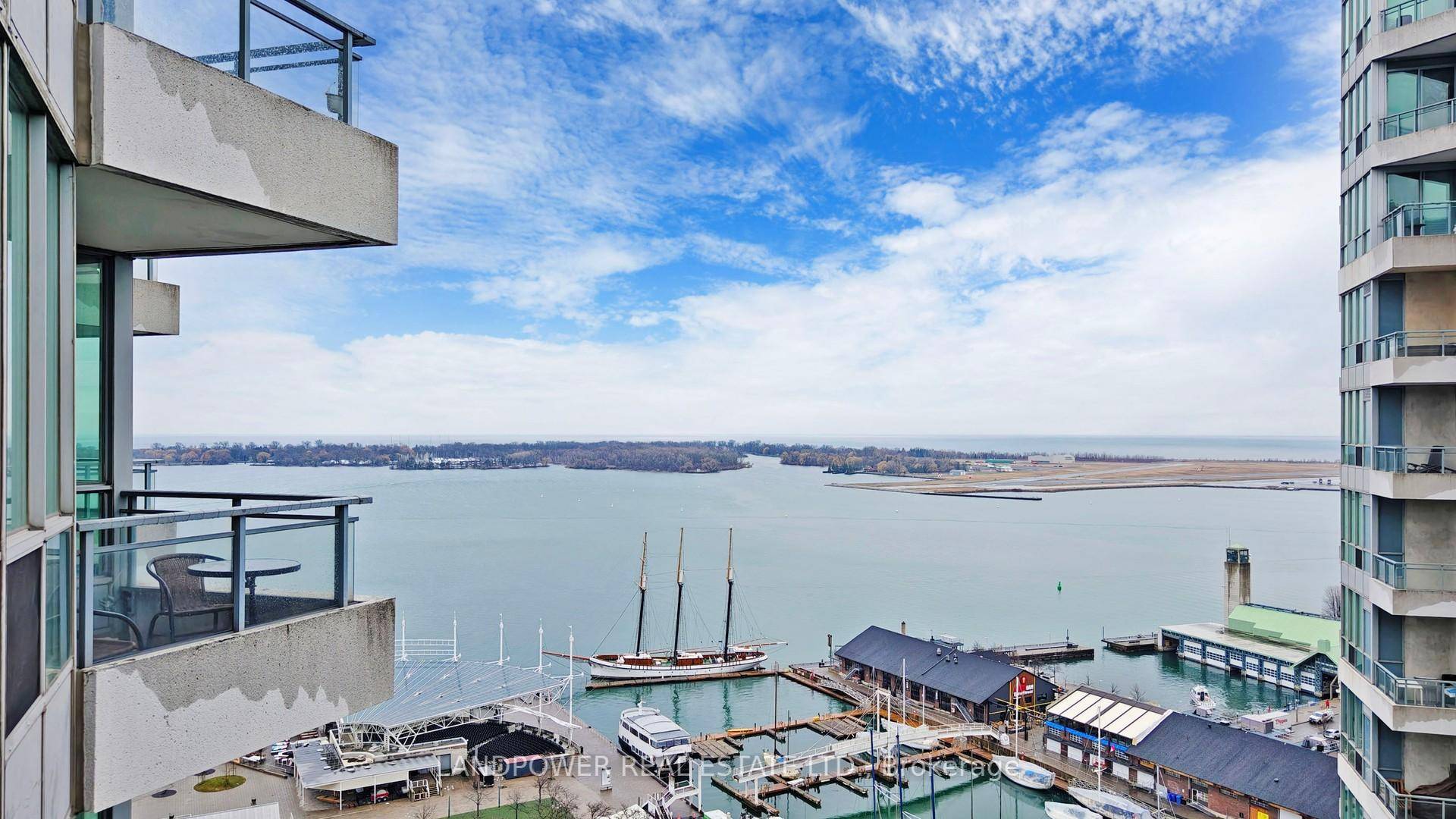 Wake up to Diamond, Unobstructed Waterfront Views on your South and CN Tower City View on your West !