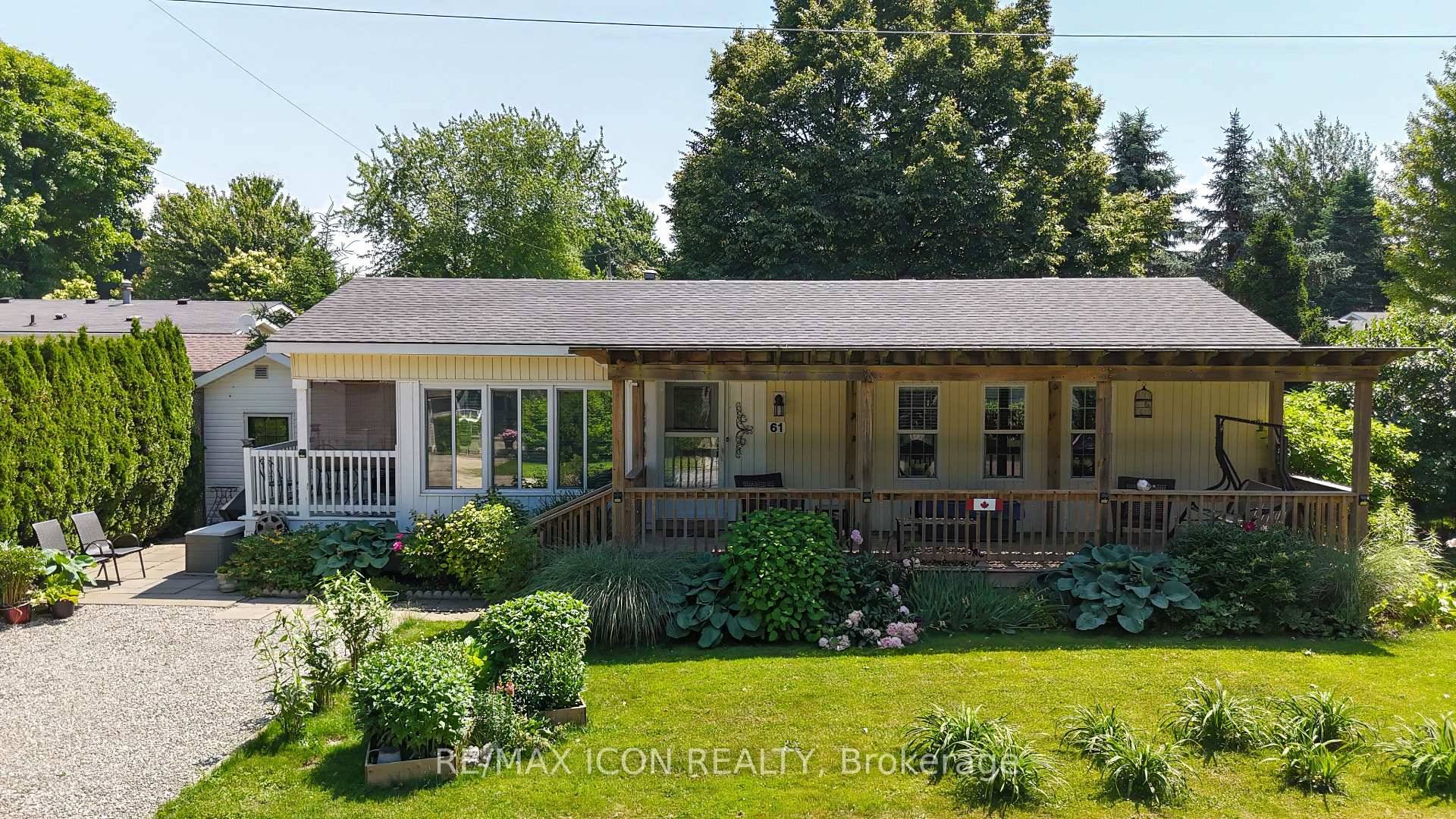 Charming two bedroom home in the 55 Northwood Beach Resort, with lake views !
