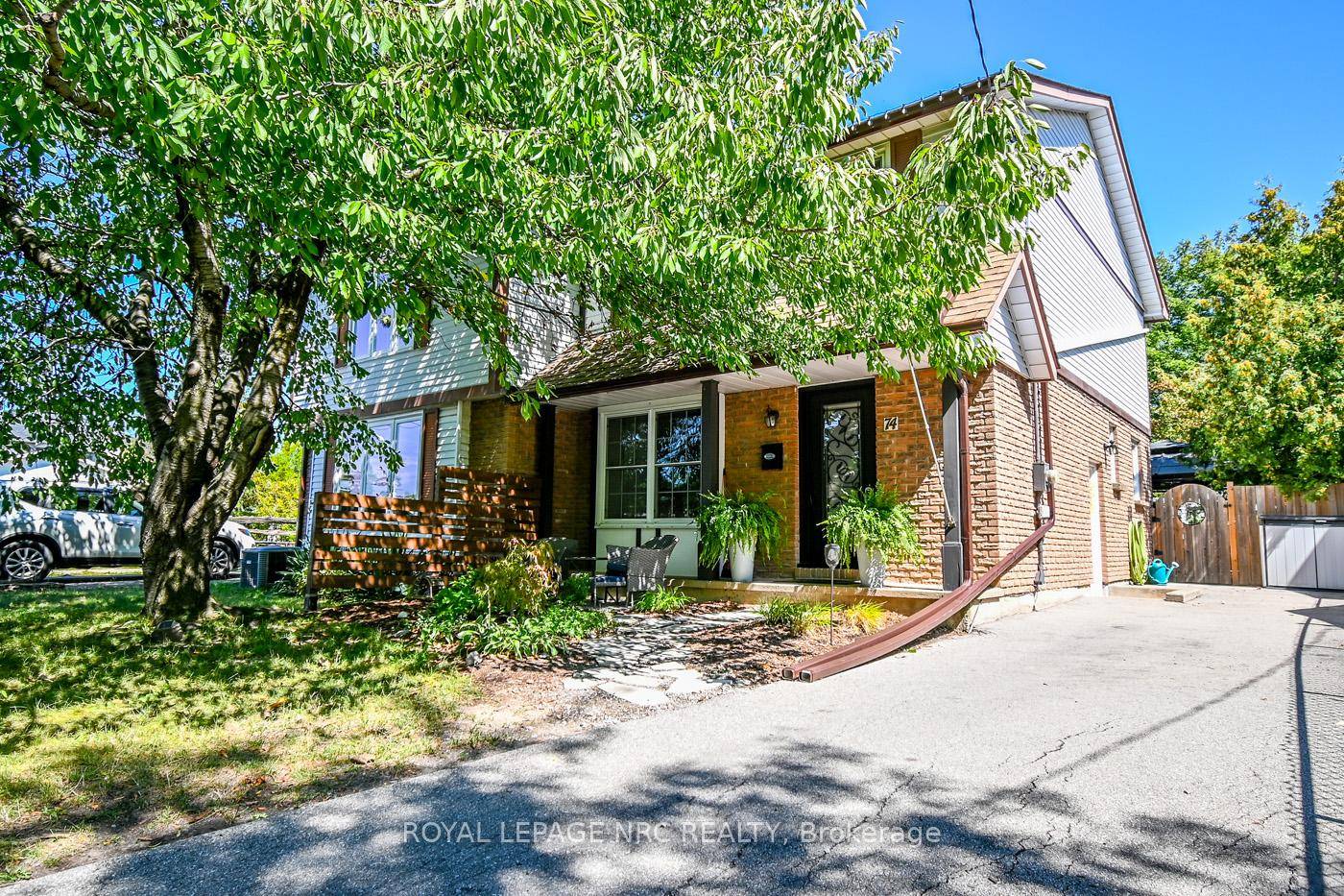 Welcome to this charming 2 storey semi with fantastic curb appeal and a welcoming front sitting area.