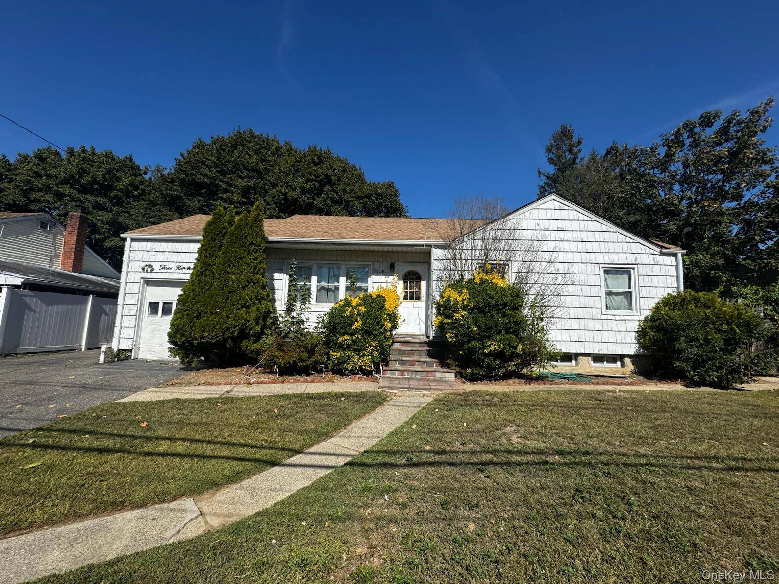 Welcome to 309 Hancock St, a spacious ranch style home offering comfort and convenience !