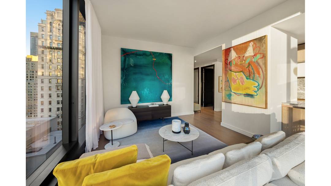 Immediate Occupancy Welcome to Residence 32D at The Greenwich by Rafael Vinoly, a three bedroom, three and a half bathroom home with northern and western exposures.