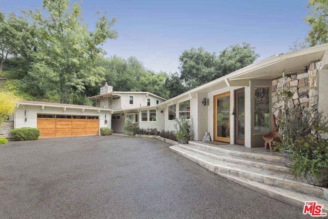 9769 Oak Pass Rd 4BR Beverly Hills Post Office | B.H.P.O. La