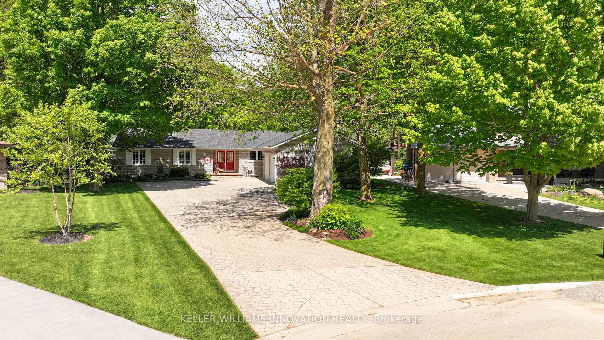 Welcome to 19 Sandpiper Court, a beautifully updated bungalow tucked away on a quiet cul de sac in one of Elmiras most desirable neighbourhoods.