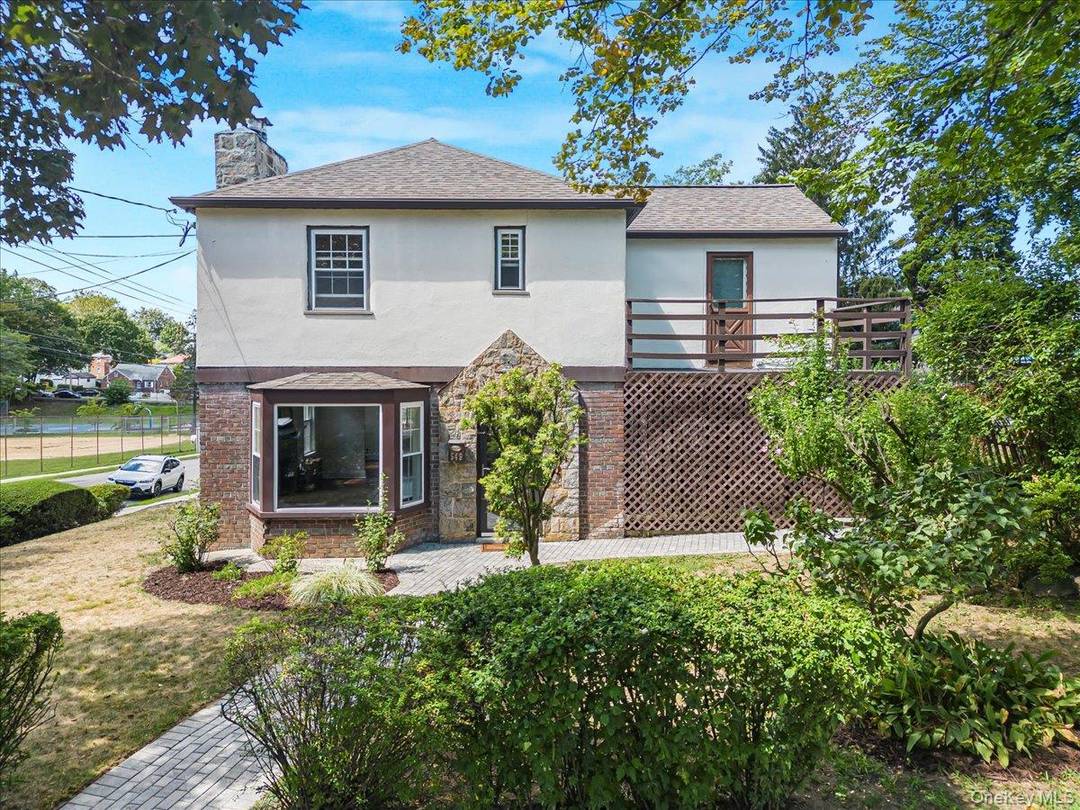 Please note The seller will remove the underground oil tank and install a new above ground oil tank, all completed by a licensed plumber with the required permits.