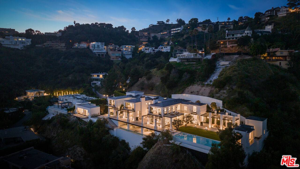 1898   Rising Glen Rd Sunset Strip LA
