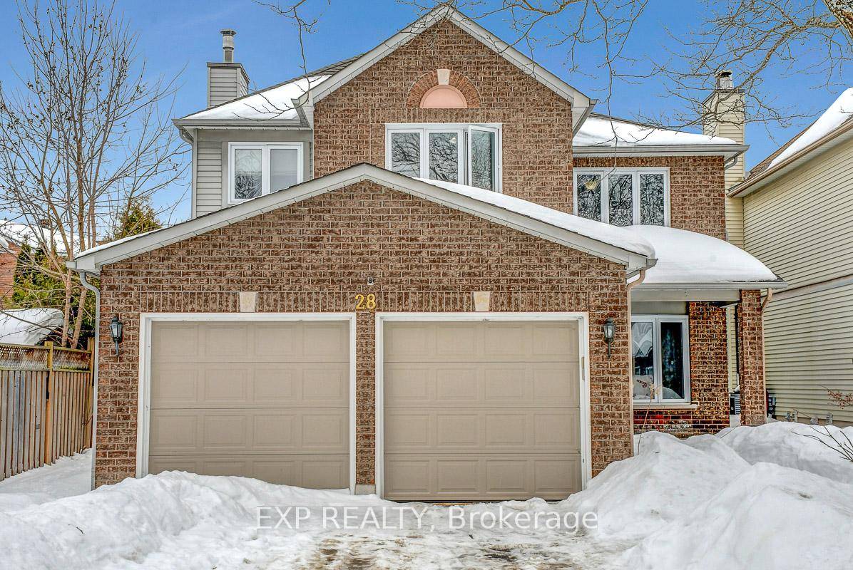 Excellent opportunity to own this charming 4 bedroom, 2 storey family home, located in the highly desirable neighbourhood of Hunt Club Park !