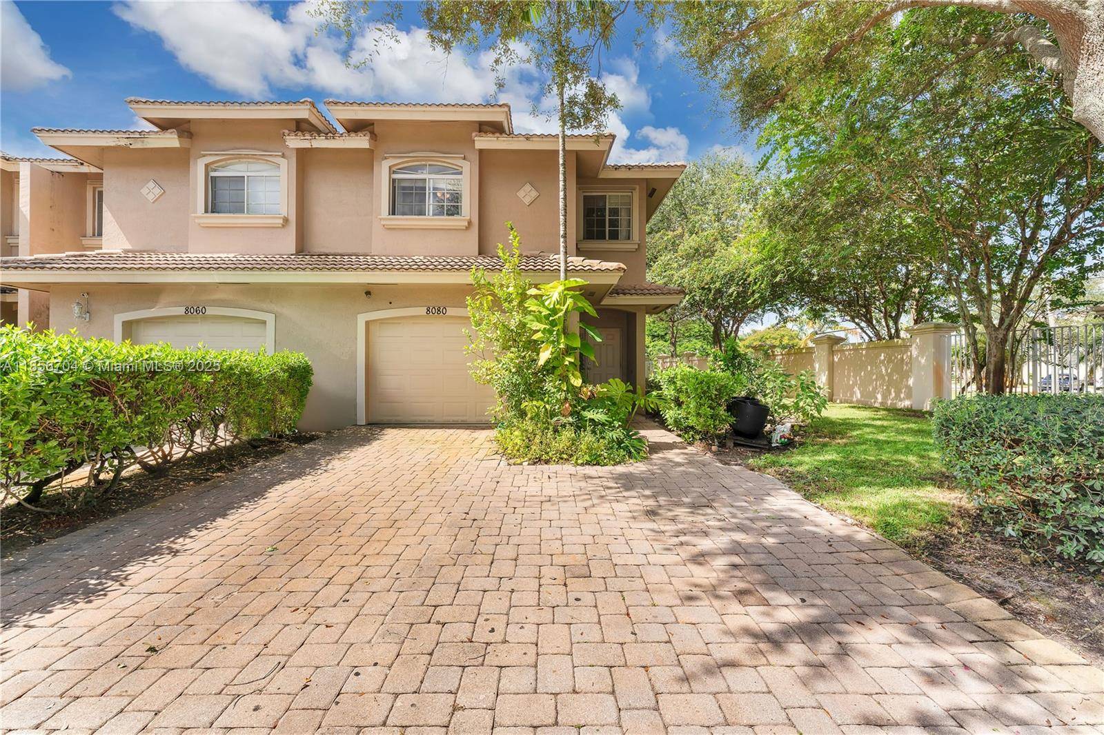 Discover your dream home in the exclusive Townhomes at Aragon community in Sunrise !