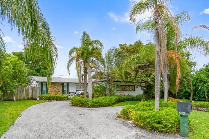 Tropic Palms gem in the heart of east Delray Beach.