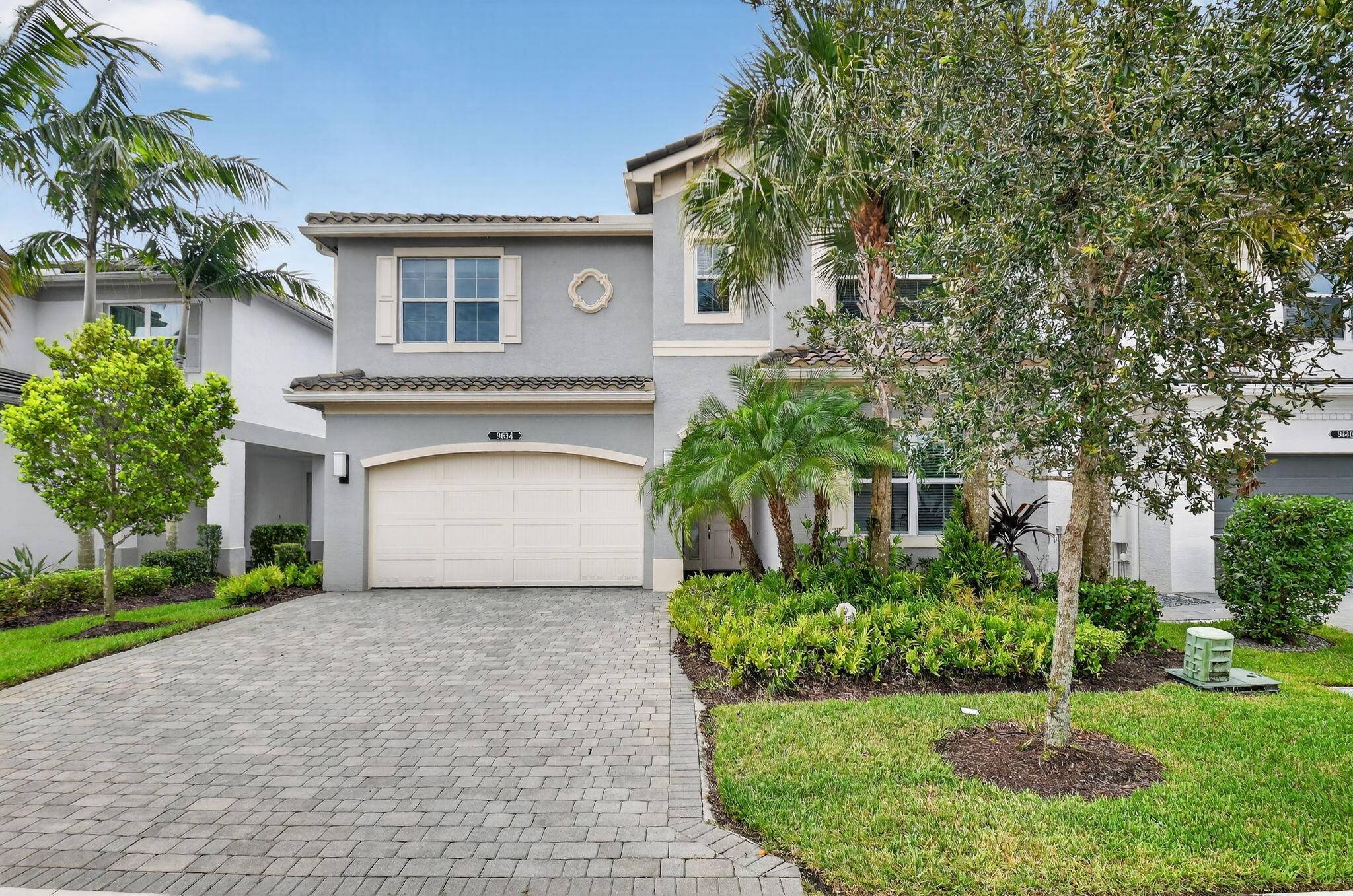 Experience refined living in this Sienna model featuring 4 bedrooms, 3 baths, loft, and a 2 car garage in the prestigious community of Dakota.