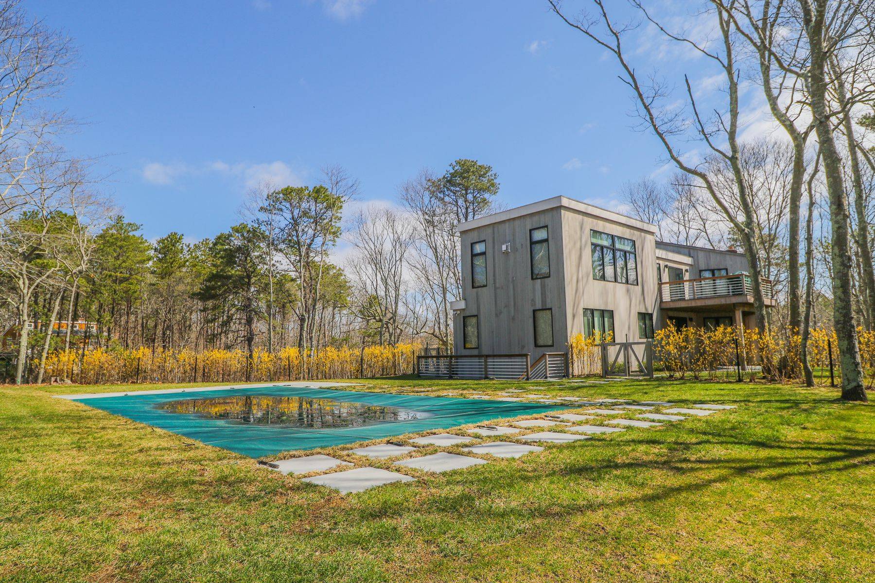 Newly Constructed Water Mill Home!