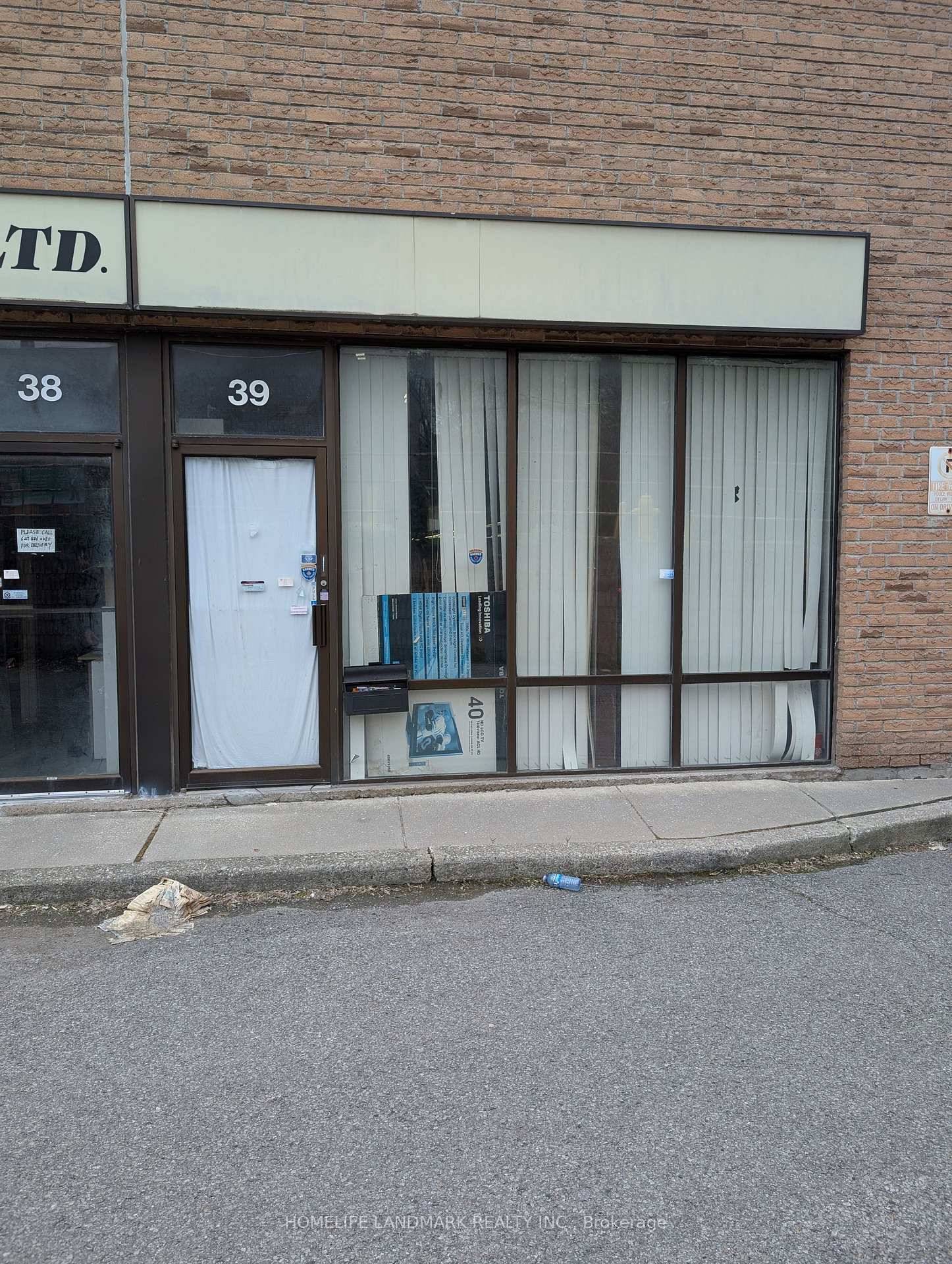 1, 700 Sf Industrial Condo Unit.