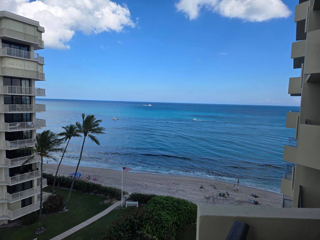 Oceanfront Elegance with Panoramic Views 5460 N Ocean Drive, Singer Island, FLStep into coastal sophistication with this beautifully appointed, fully furnished 2 bedroom, 2 bathroom oceanfront condo offering breathtaking ocean ...
