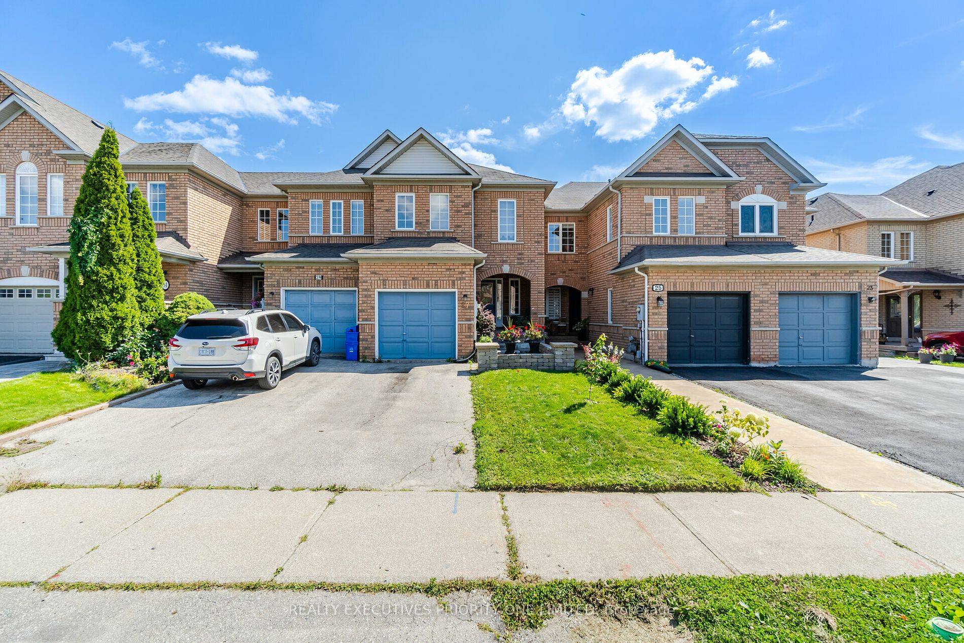 5 Reasons Why You Will Love This Townhouse 1 A Spacious and elegant 2 Storey Townhouse Located In The Desirable Neighborhood Of Maple, Situated On A Generous Lot That Measures ...