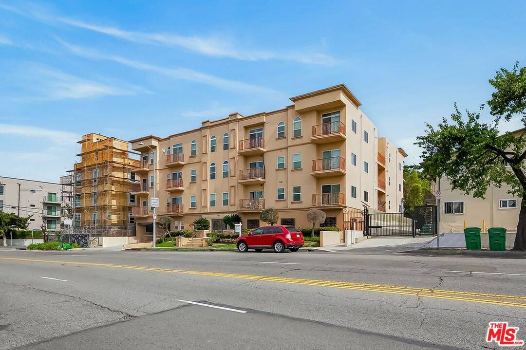 956  S Wilton Pl 2BR La
