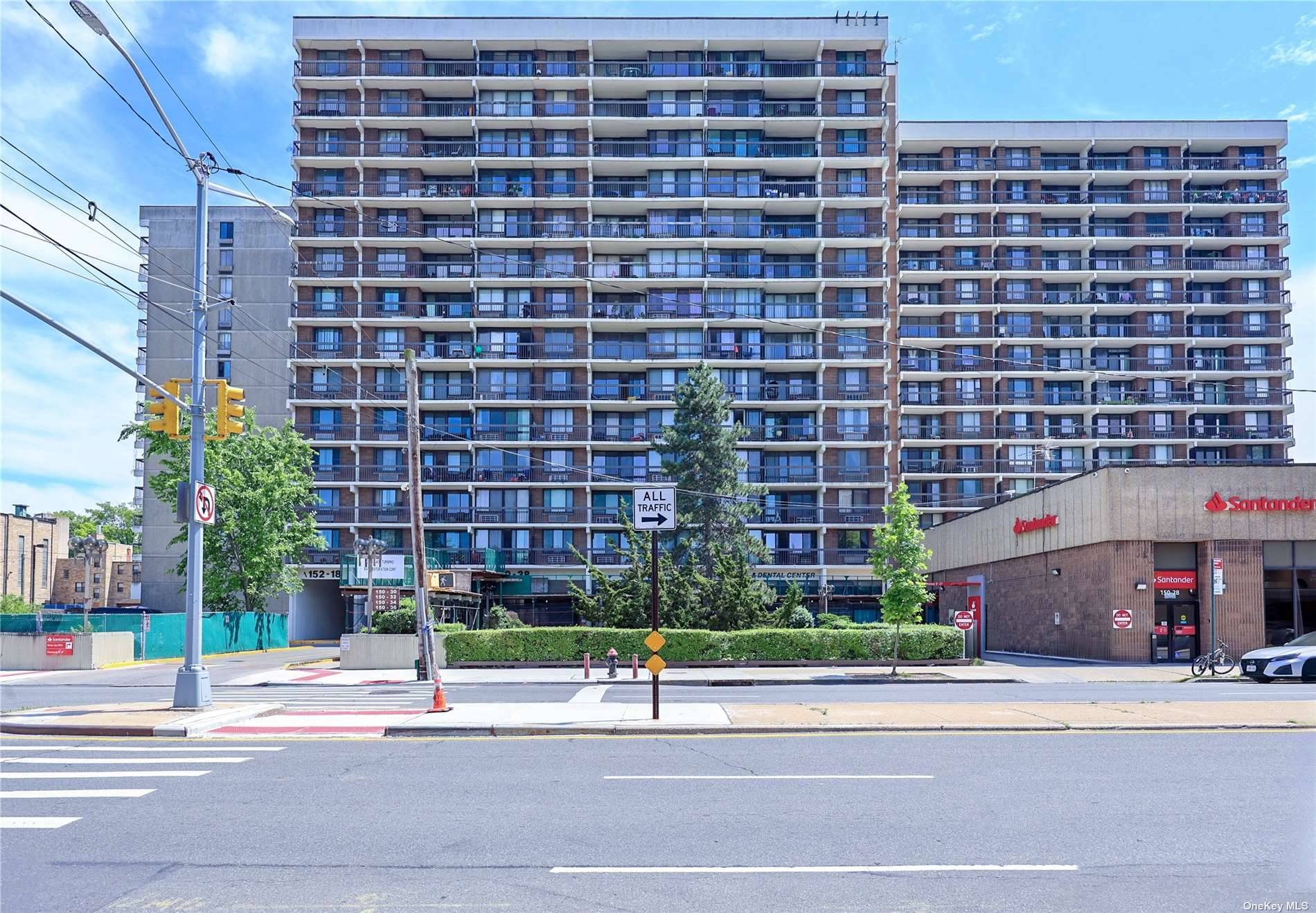 Welcome to this spacious 1 bed and 1 bath unit in the comfortable and modernized community.