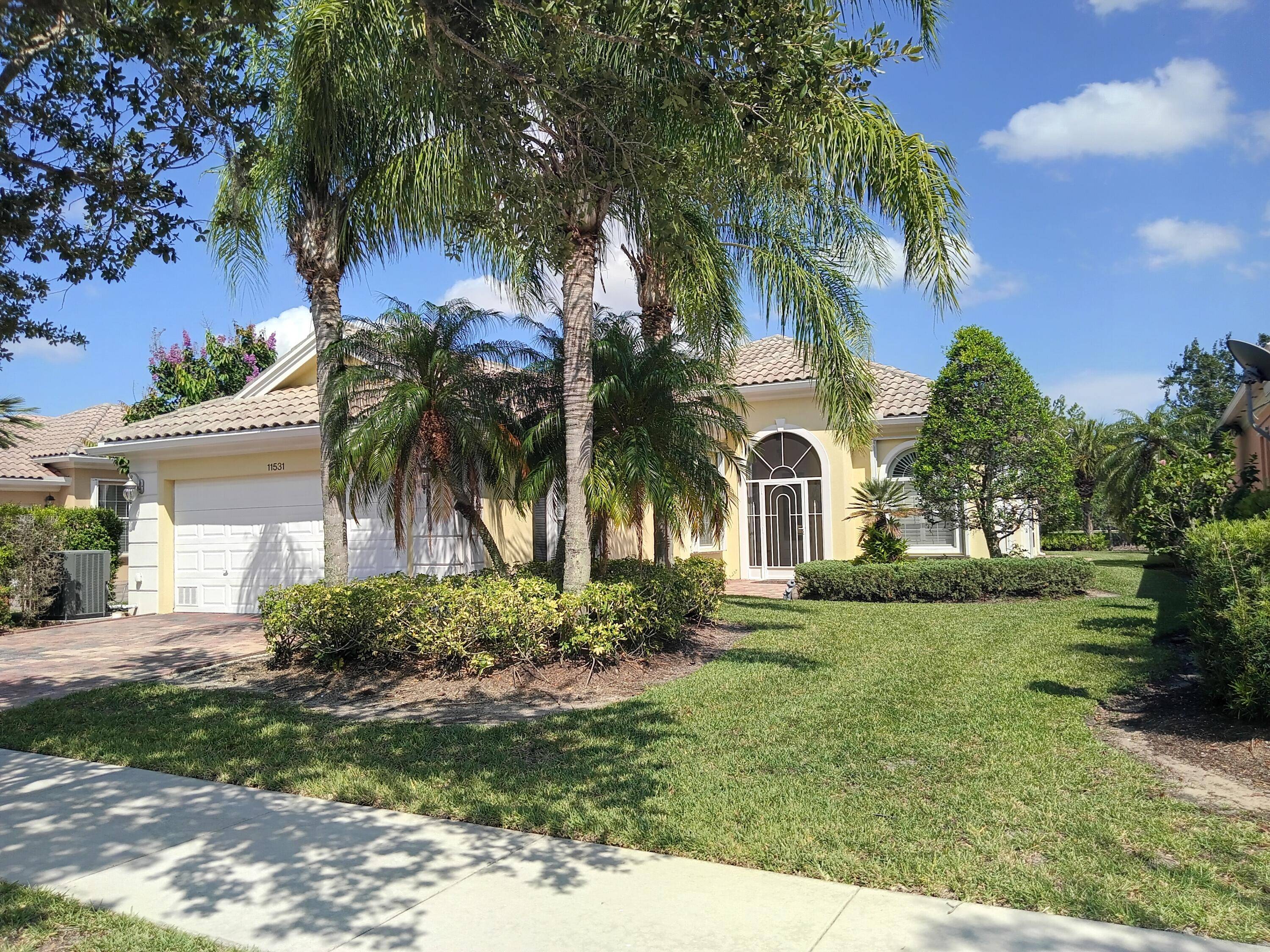 Beautiful lake front home, completely furnished.