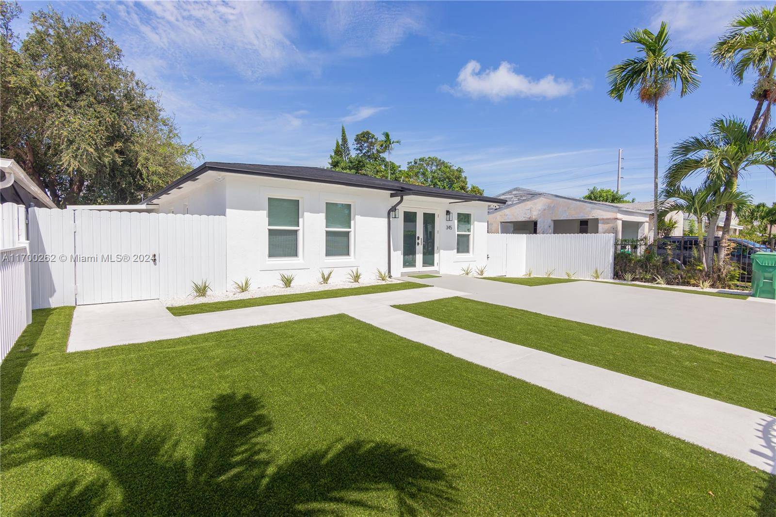 Price to sell Don't miss out this amazing opportunity to acquire this charming modern home, built in 2007, located just 7 blocks from the Design District in one of the ...