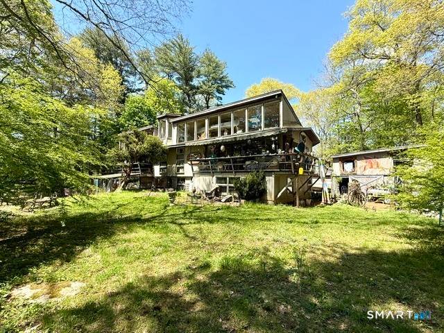 Exceptional opportunity in a prime Lower Weston location directly bordering Westport just minutes to both Weston and Westport town centers, award winning schools, shopping, dining, trains and commuting routes.