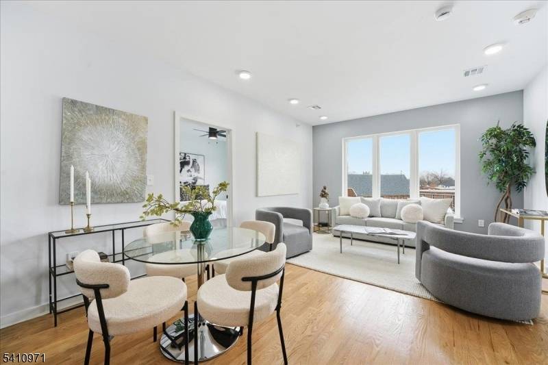 Discover Liberty Place Bloomfield ?