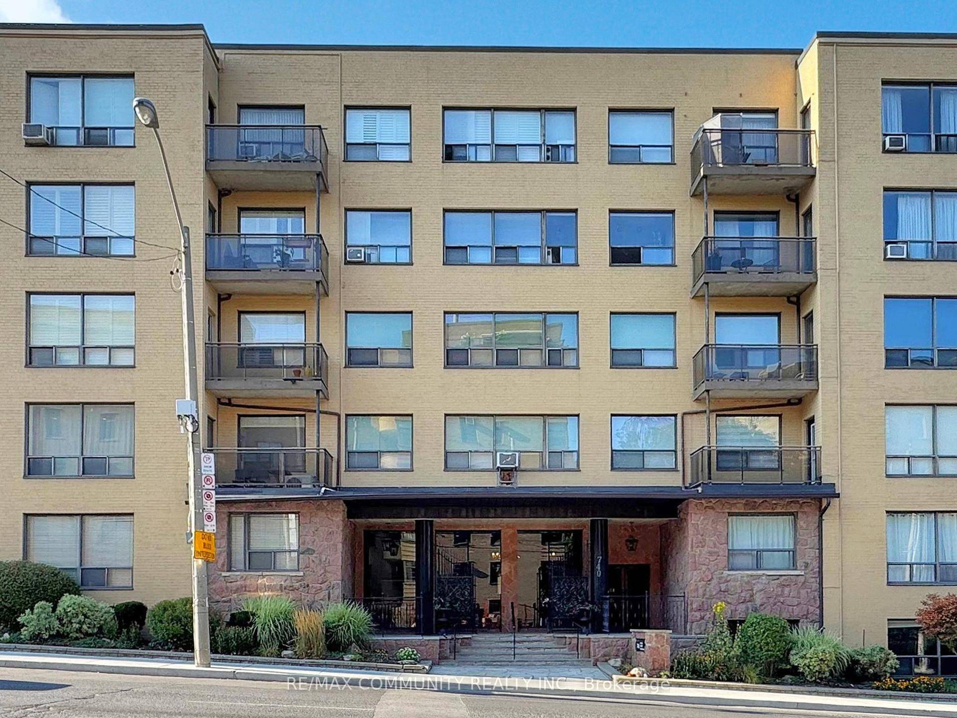 Situated In Prestigious Upper Forest Hill, This Grand 3rd Floor Corner Unit In Albany Court is Almost 1100 Square Ft.