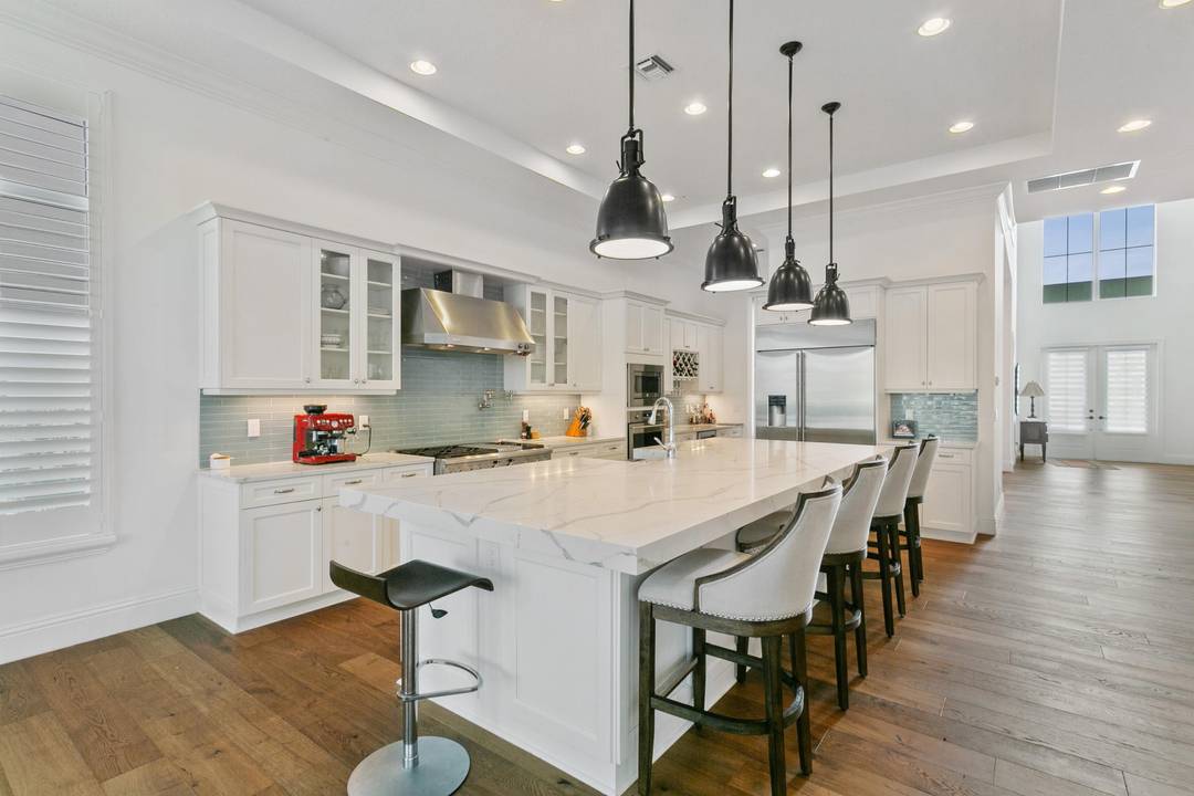 Alton luxury lifestyle. Rare Edge D for rent with a possible 6 bedroom or den.