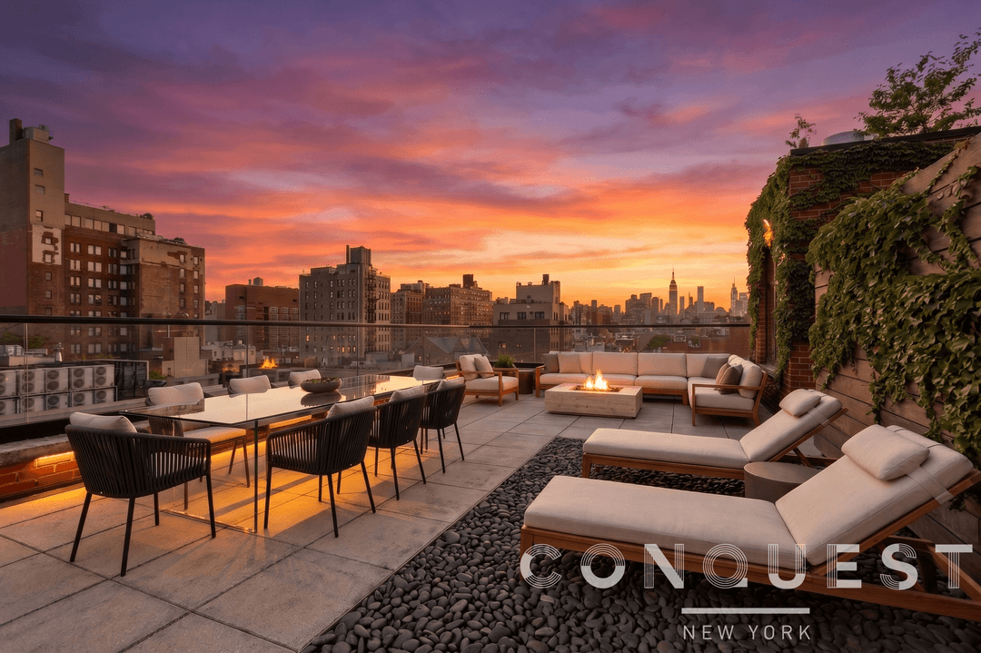 The Penthouse at 199 Mott is a luxurious full floor 3 bedroom, 3 bathroom apartment with 4 exposures and views stretching from the Empire State Building to the Freedom Tower ...