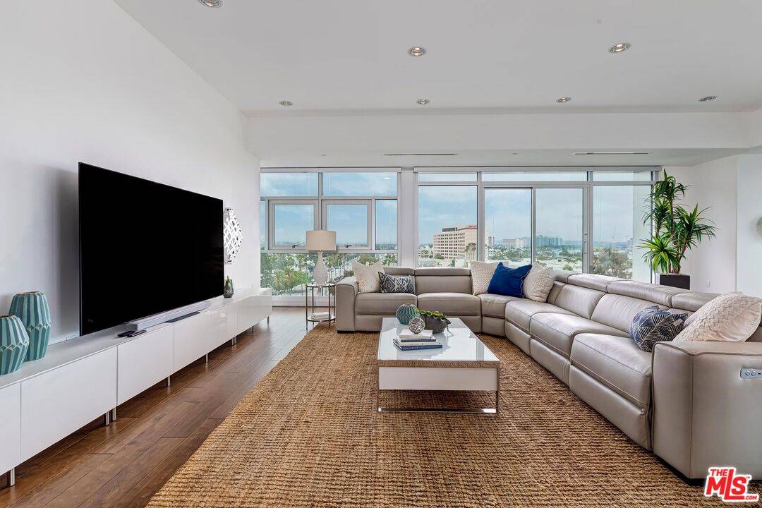 3111   Via Dolce Marina Del Rey LA