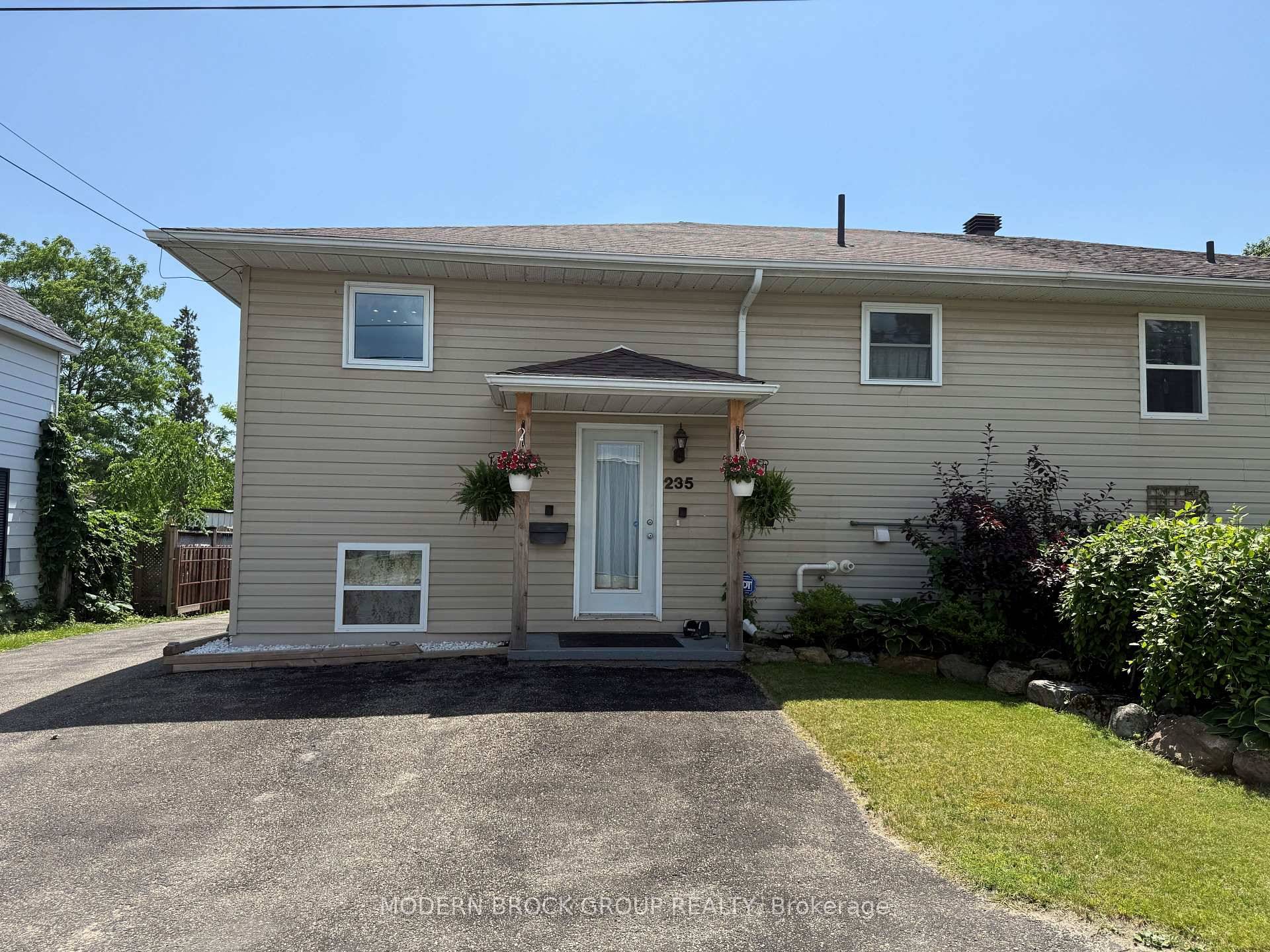 Charming 2 Bedroom Semi Detached Raised Bungalow in PrescottWelcome to this well maintained 2 bedroom, easily converted to a 3 bedroom with 2 bathroom raised bungalow located in the heart ...