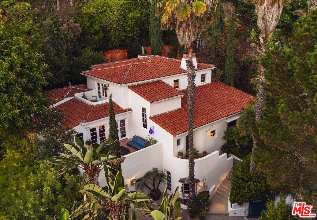 8855   St Ives Dr 3BR Sunset Strip La