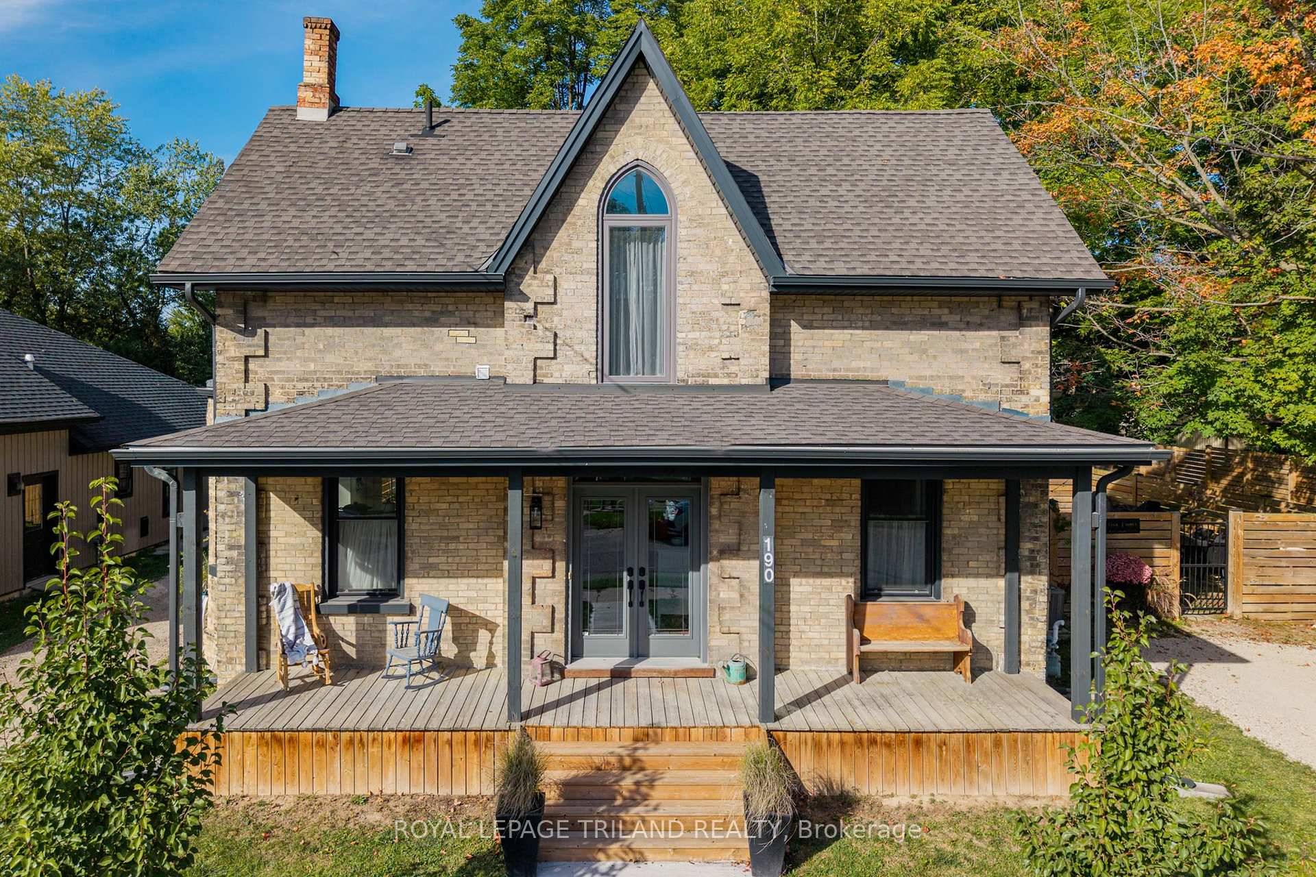 INCREDIBLE DUPLEX PROPERTY OR MULTI GENERATIONAL FAMILY HOME OVERSIZED.
