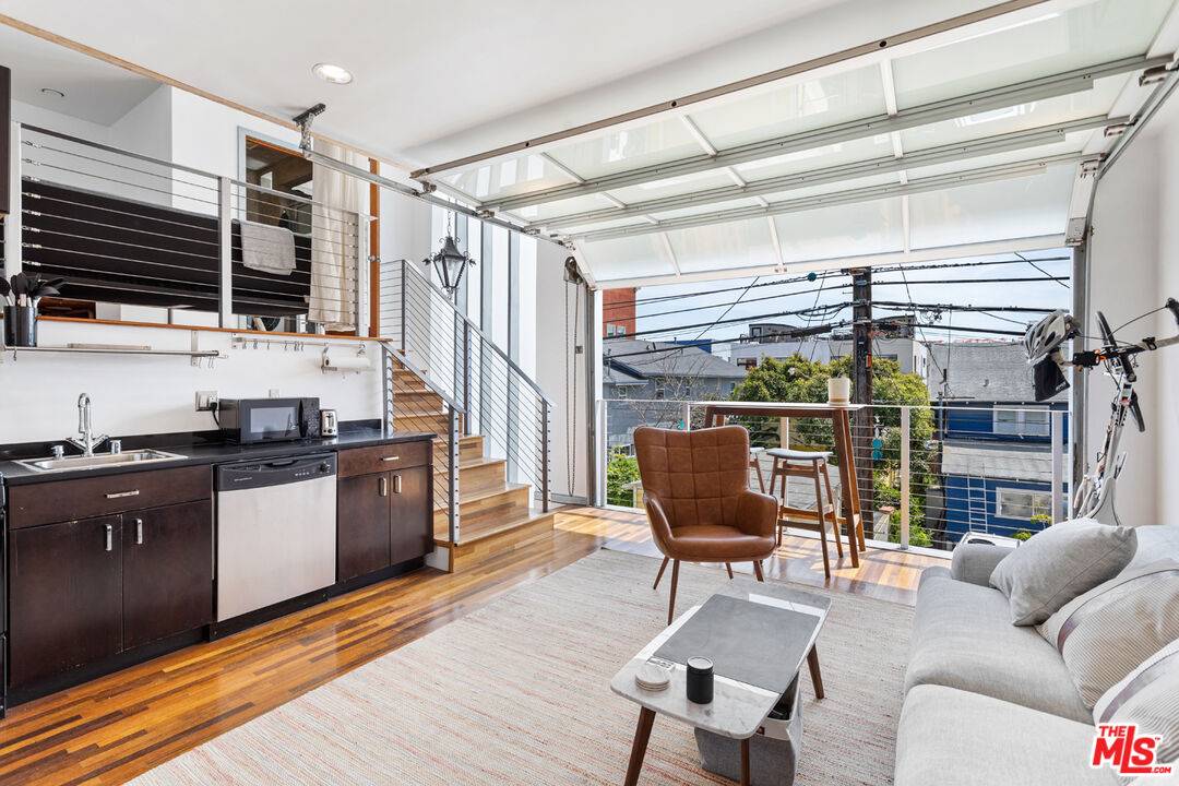 24 Westminster Ave 2BR Marina Del Rey La