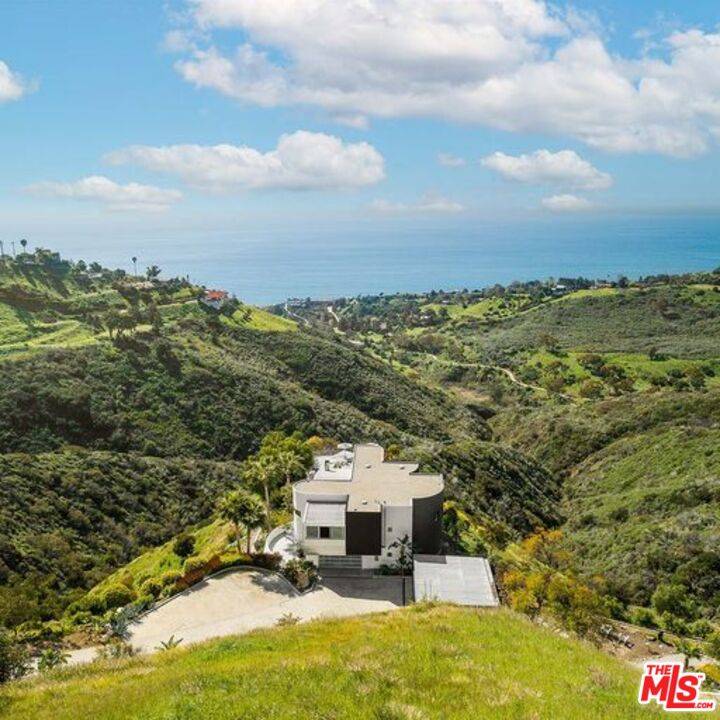 21940 Lamplighter Ln Malibu LA