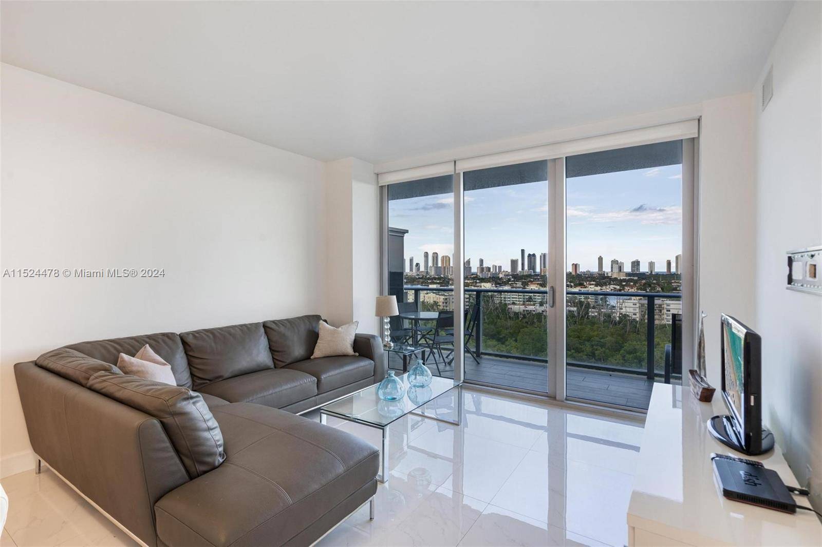 Live and Breath taking ocean intercostal views every day, the live that you deserve is here at The Harbour, with porcelain floors, open kitchen state of the art appliances, 24hr ...
