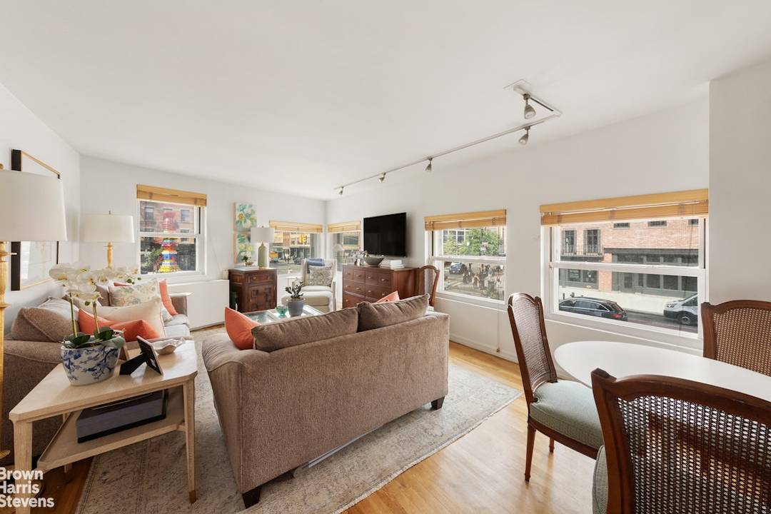 Perfectly situated in the vibrant Meatpacking District, this renovated corner one bedroom condominium offers abundant natural light, a seamless layout, and an unbeatable location.