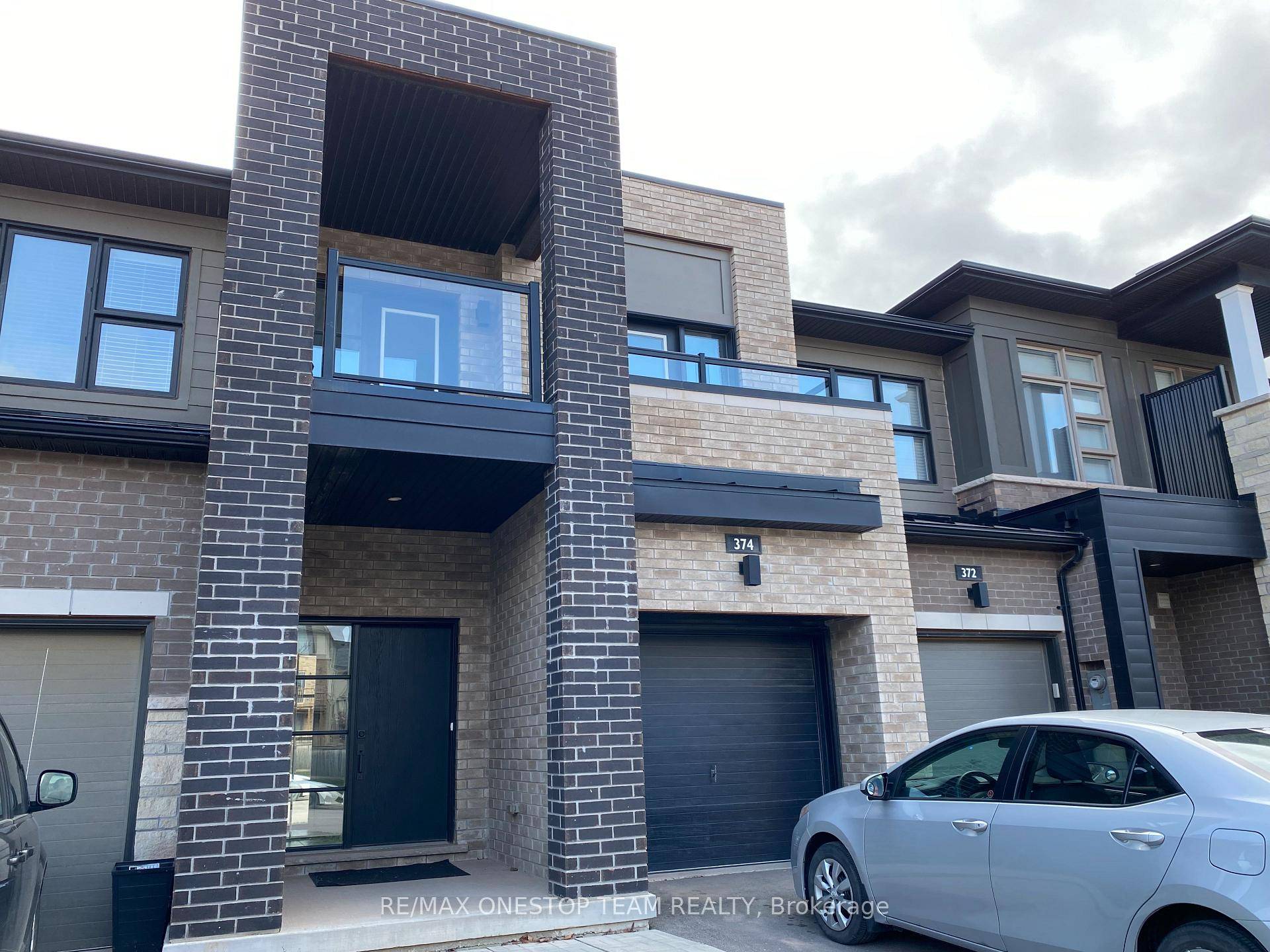 Sun Filled Contemporary Style 3 Br Townhome.