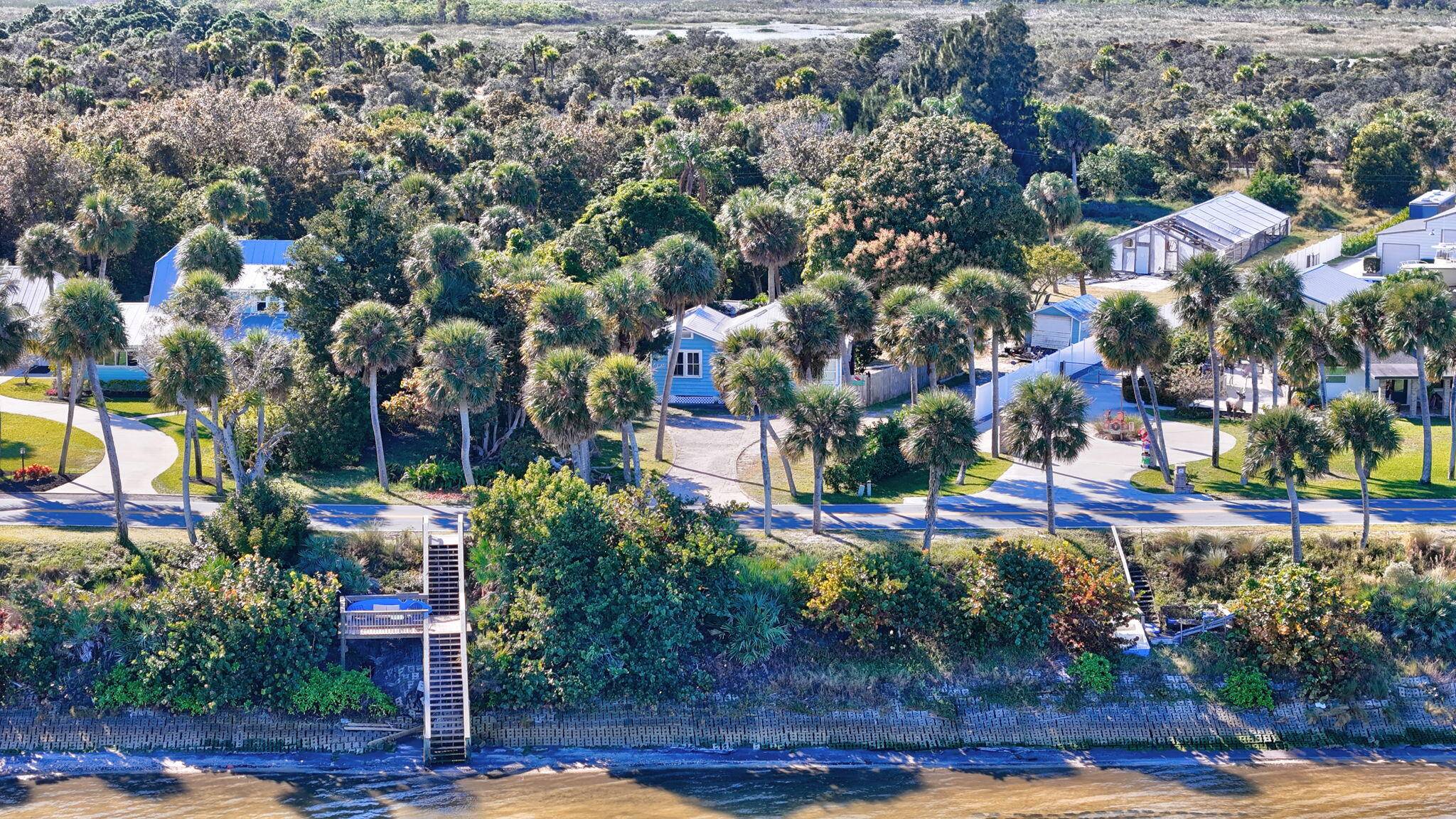 Quaint cottage nestled on historic Indian River Drive is the perfect opportunity to purchase along the drive.