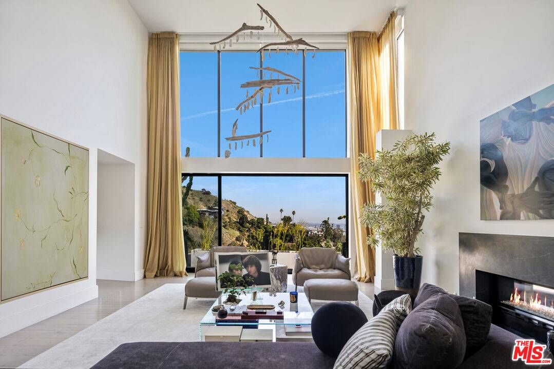 8080 Laurel View Dr 4BR Sunset Strip La