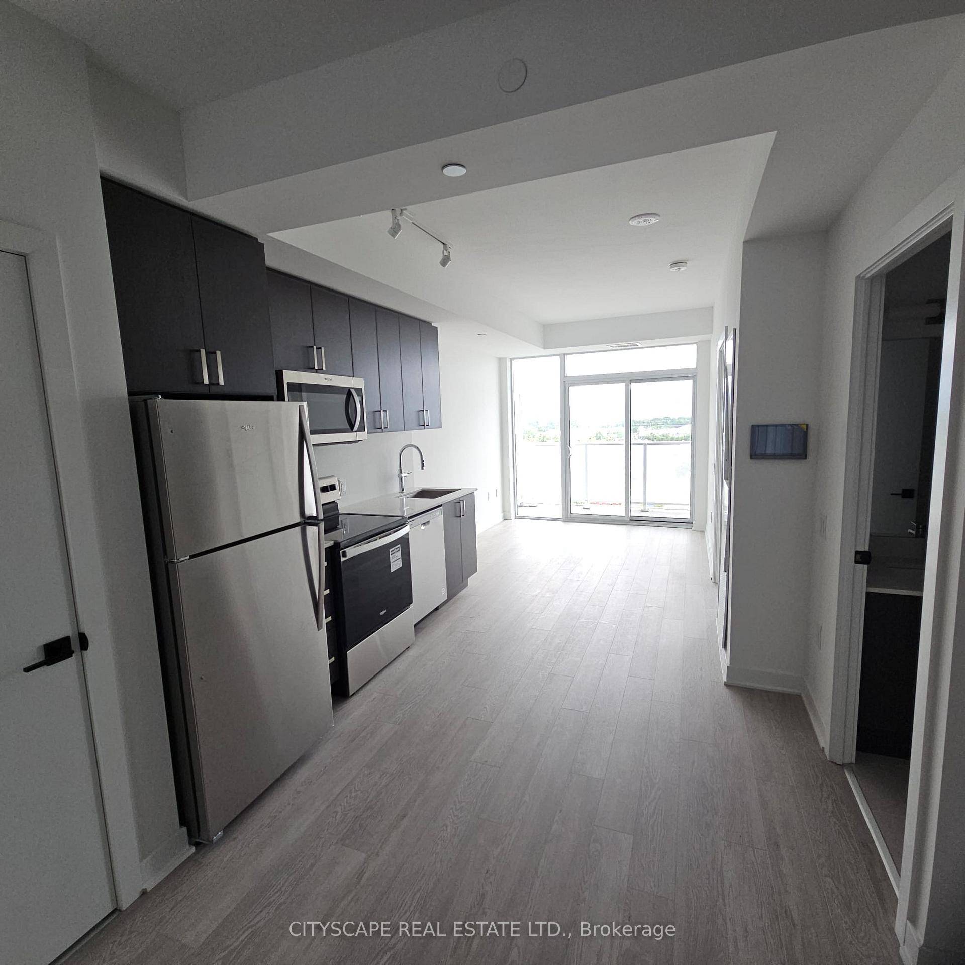 This beautiful 1 bedroom den unit in LJM Hamilton condos offers over 600sq.
