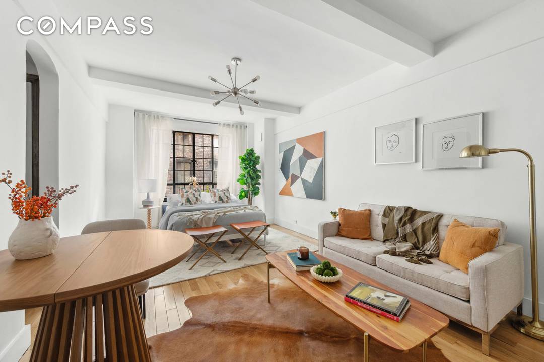 Welcome to 140 East 40th Street 7J, a recently renovated studio that captures the essence of quintessential pre war living with combines high beamed ceilings and large casement windows.