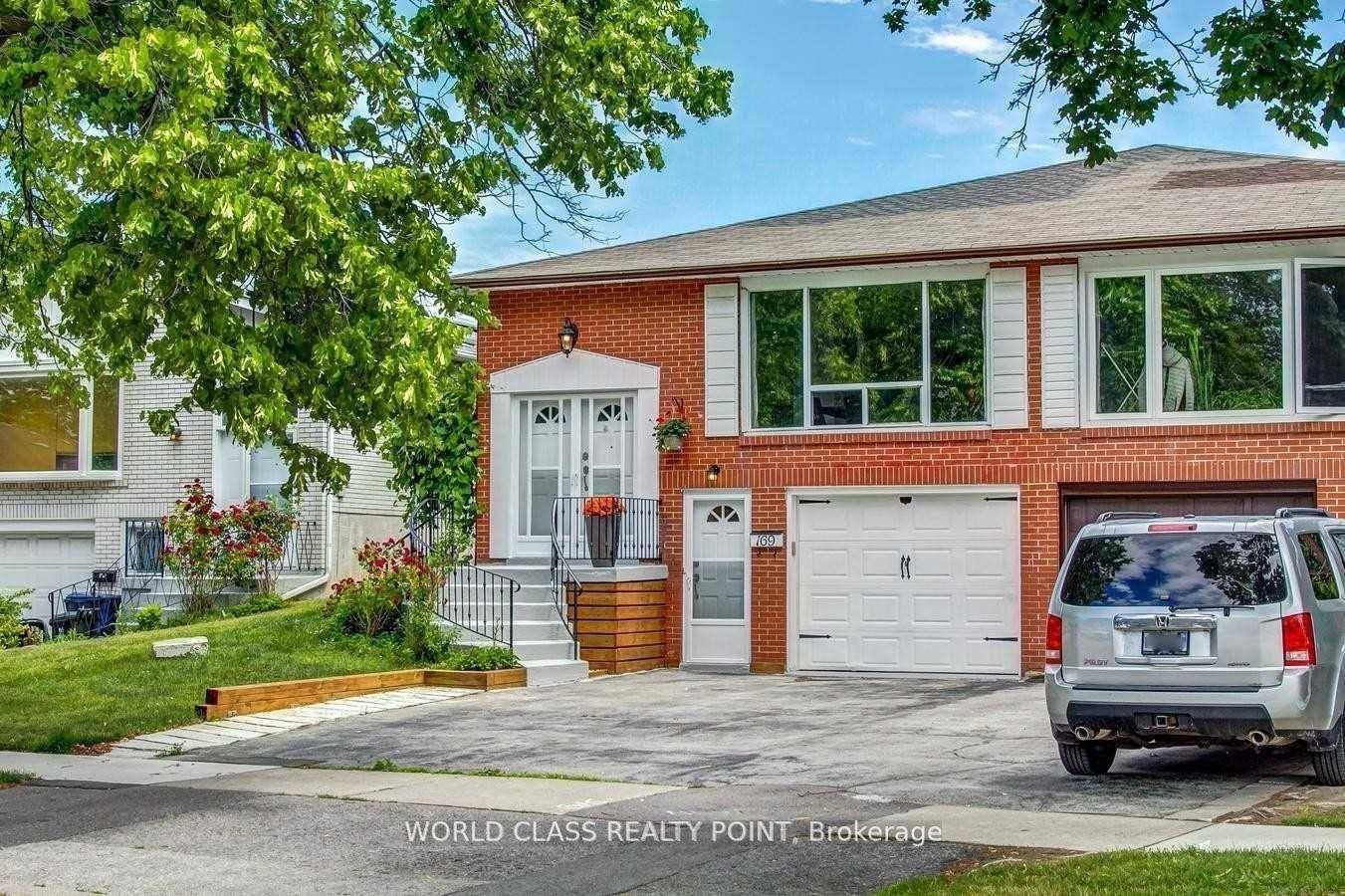 Welcome To This Bright And Renovated Upper Floor Unit In A Raised Bungalow Featuring An Open Concept Layout And Modern Kitchen With Quartz Counters, Stainless Steel Appliances, Gas Stove, Eat ...