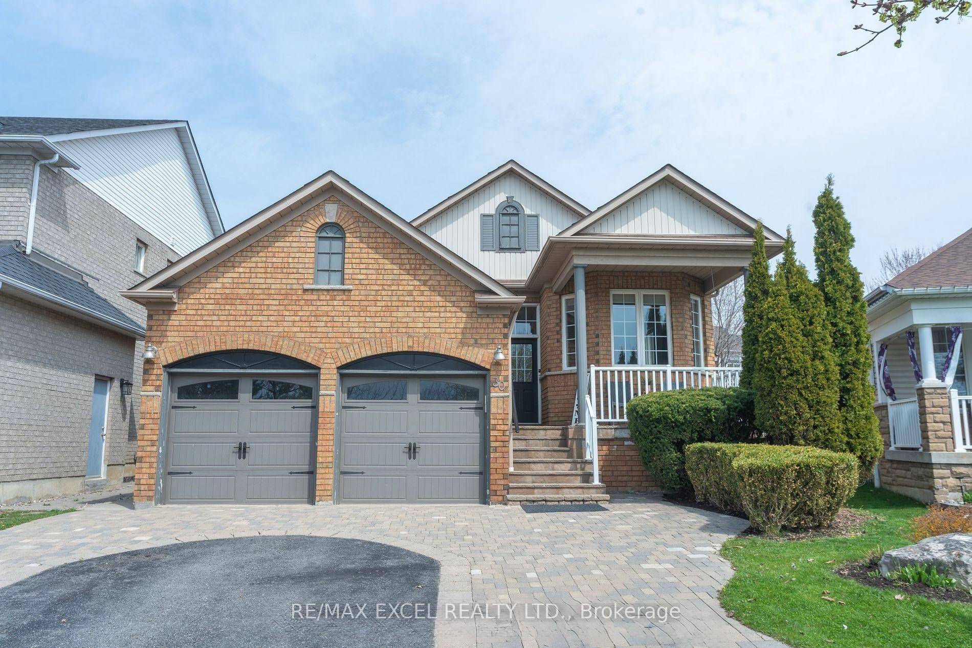 Fantastic 3 bedroom spacious bungalow Main Floor.