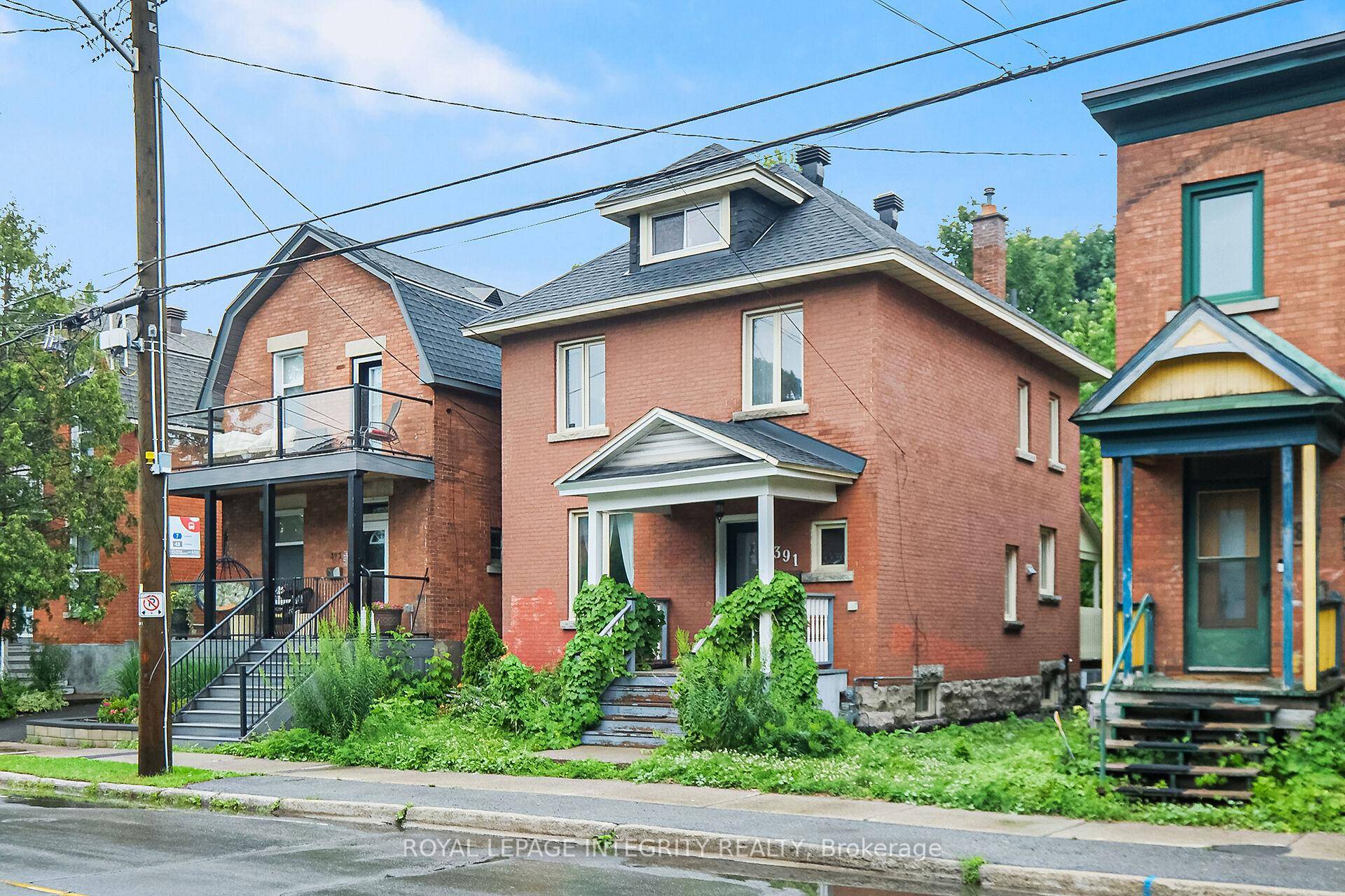 Spacious and updated 5 bedroom, 2 bathroom home located in the highly desirable neighborhood of Old Ottawa South.