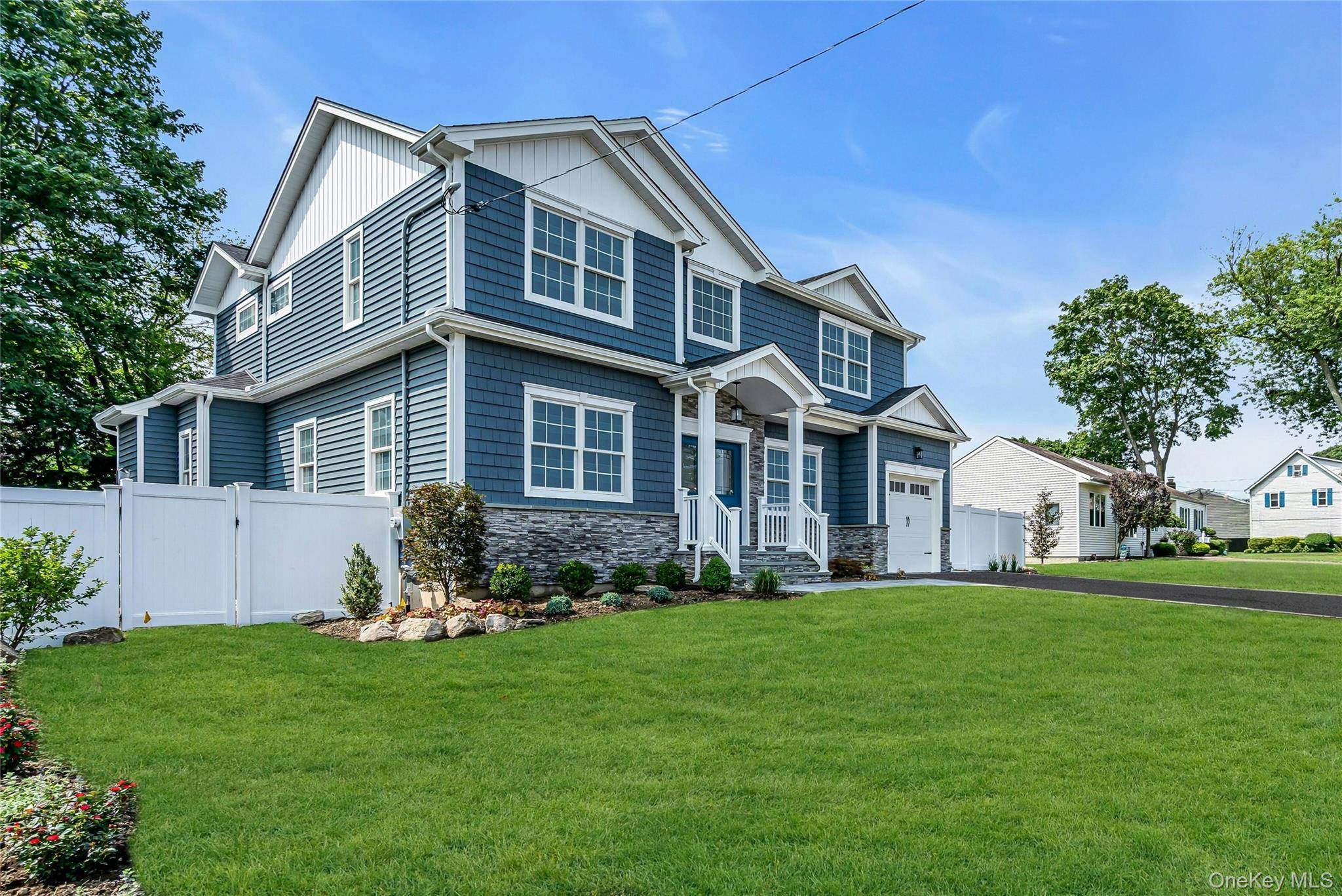 Colonial 5 Bedroom 3 Full Baths By Recognized Builders For Design amp ; Craftsmanship.