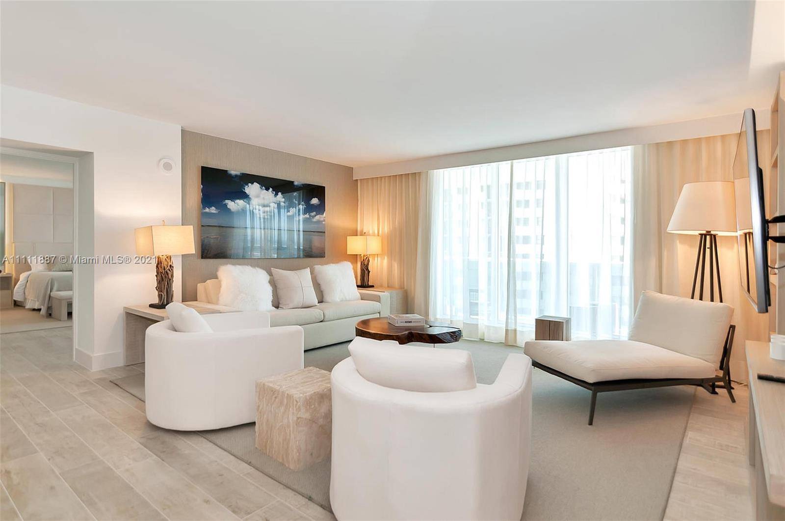 This private residence located oceanfront and inside Miami s first eco conscious hotel, is positioned along 600 feet of direct beach access, stretching across the Atlantic Ocean.