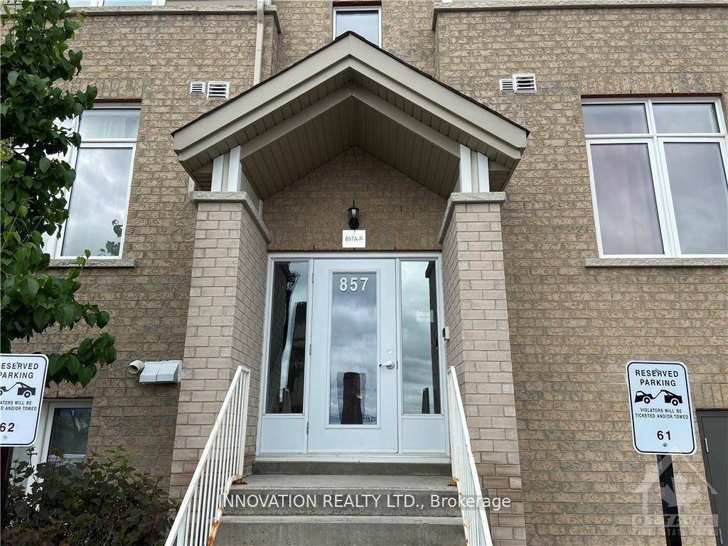 One Bedroom plus Den ; mins to downtown, General hospital, Trainyards Shopping Centre, St.
