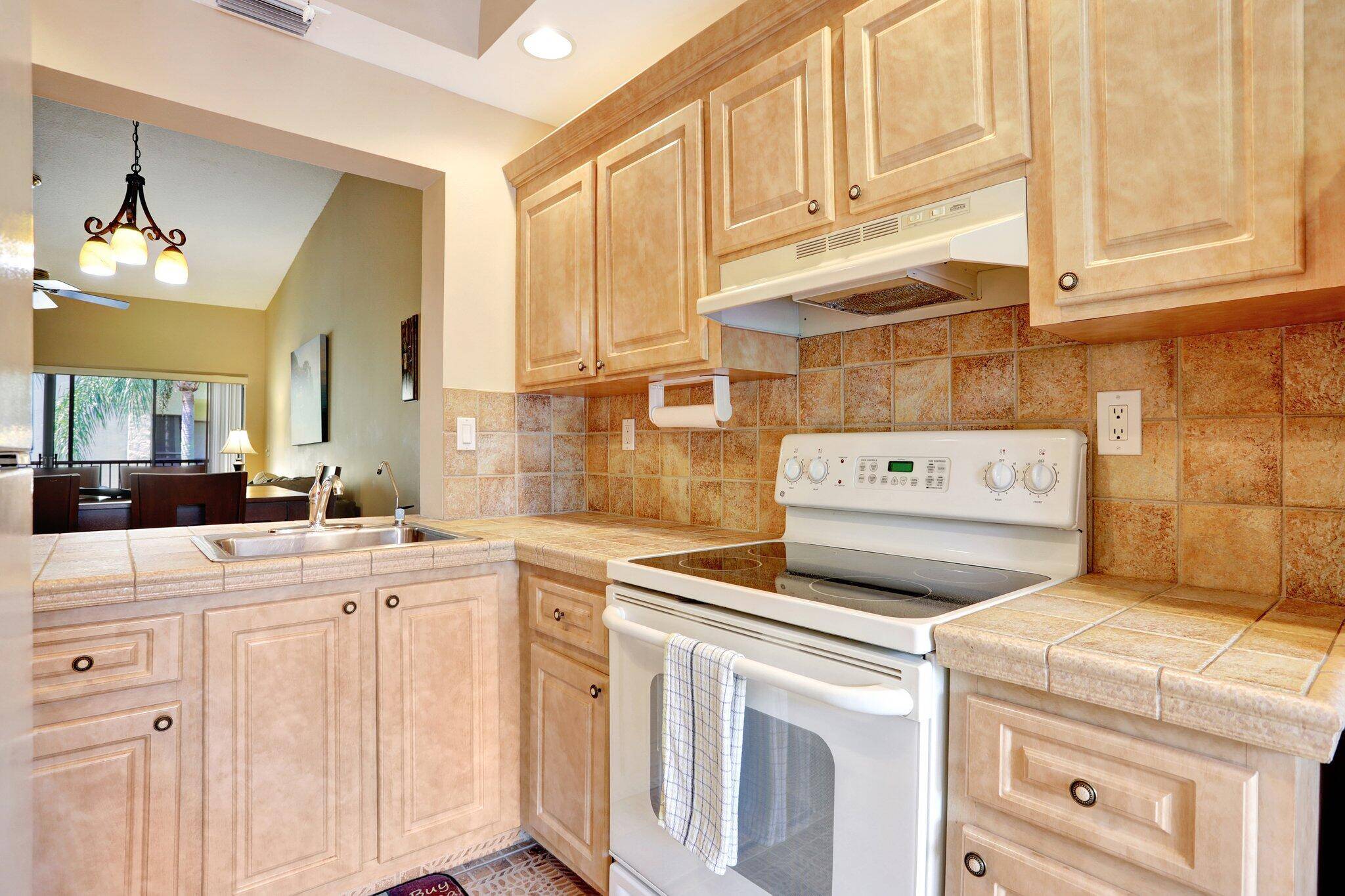 Welcome to your two bedroom two bathroom condo in Meadow Ridge East of Deerfield Beach !